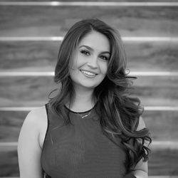 250x250 B& W (1)